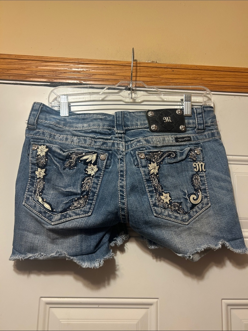 Miss Me Embroidered Denim Cutoff Shorts - Blue 29 as is